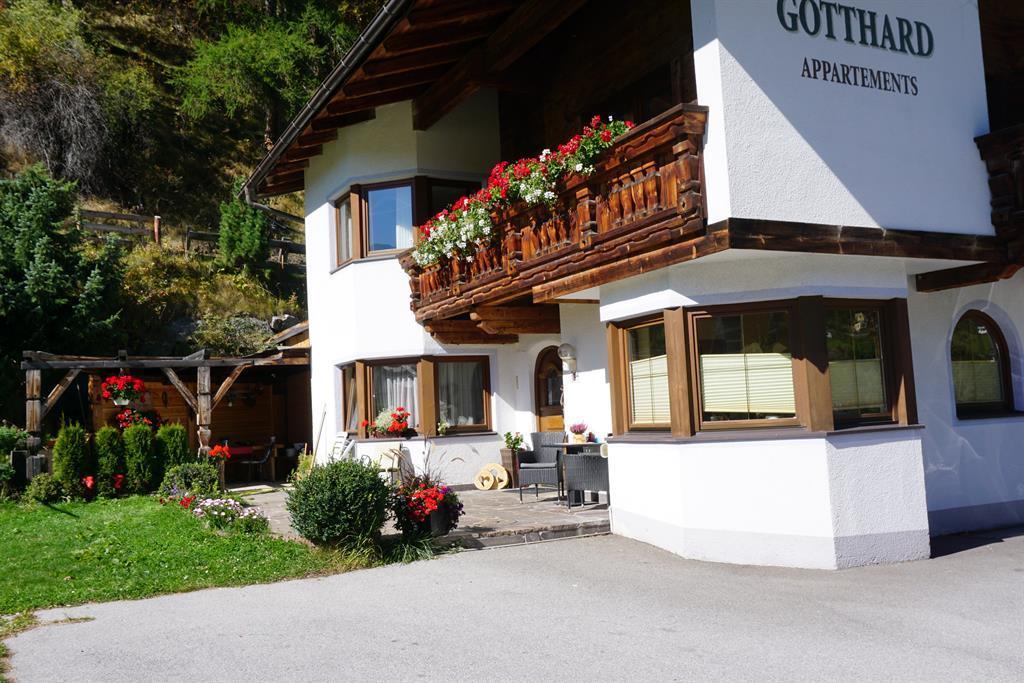 Gotthard Apartment *